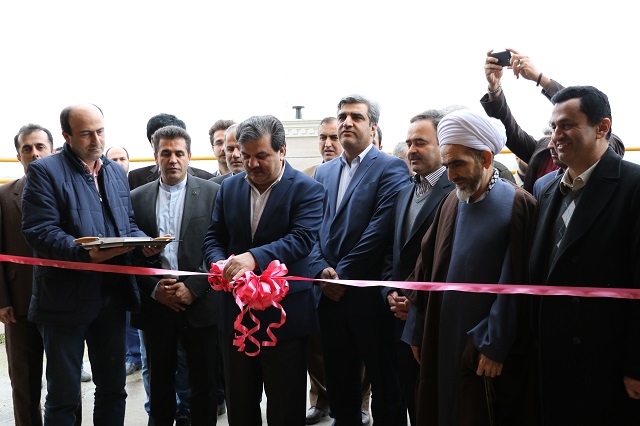 آیین افتتاح مسکن مهر لاهیجان با حضور قائم مقام وزیر راه و شهرسازی، استاندار گیلان و مسئولان استان و شهرستان لاهیجان برگزار شد.